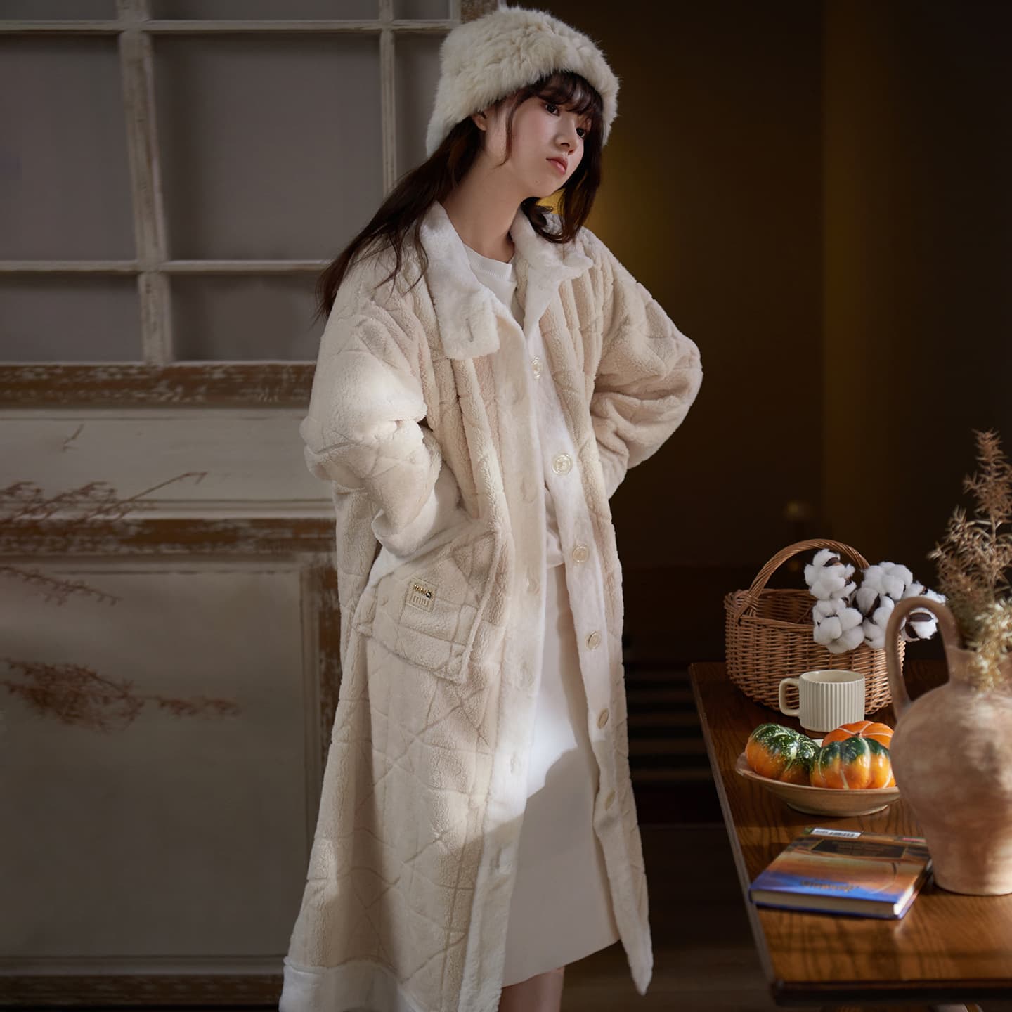 Women's Chanel-Style Robe, Autumn/Winter Thickened Fleece-Lined High-Neck Long Nightgown, Coral Fleece Pajama Bathrobe