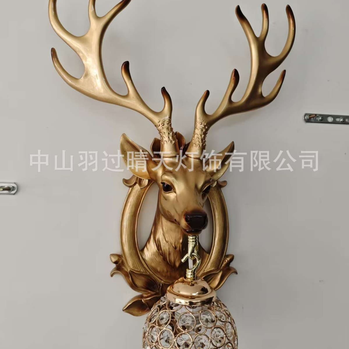 Golden Deer Wall Lamp Lucky Deer Head Wall Lamp European Creative Living Room TV Background Wall Bedside Personalized Deer Antler Lamp Wall