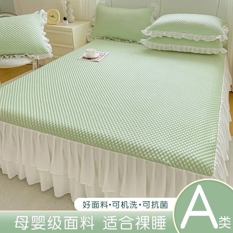 Summer Ice Silk Cooling Mat Three-Piece Set: Princess style bed skirt, ice bead design, bed fitted sheet, air-conditioning soft mat, foldable, breathable.