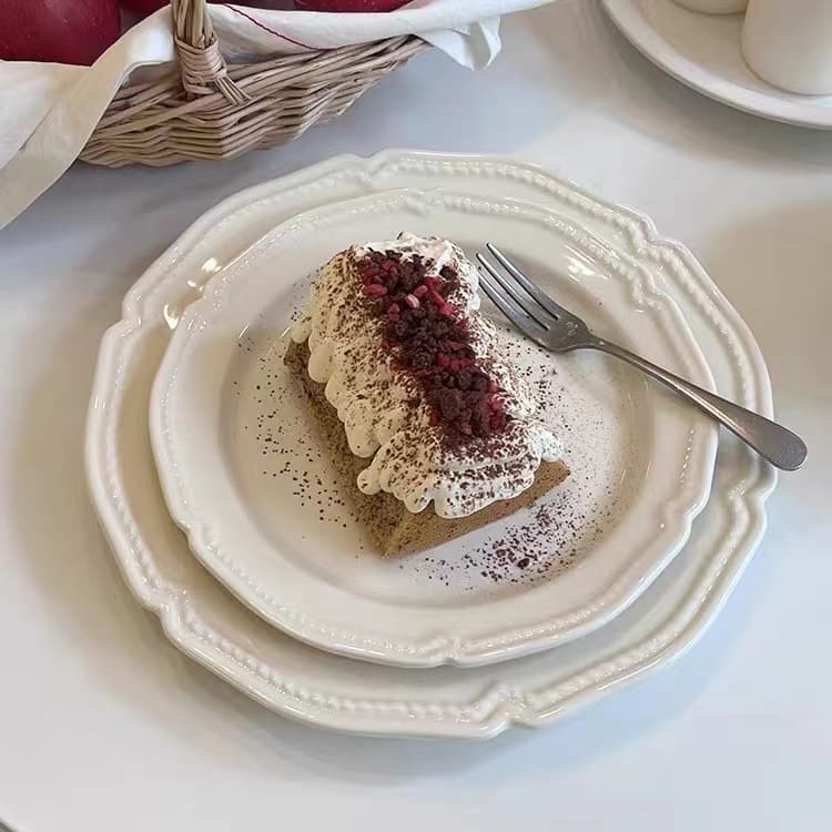 Xinming French Vintage Embossed Ceramic Dinner Plate Simple Cream Color Western Plate Household Ceramic Bowl Set