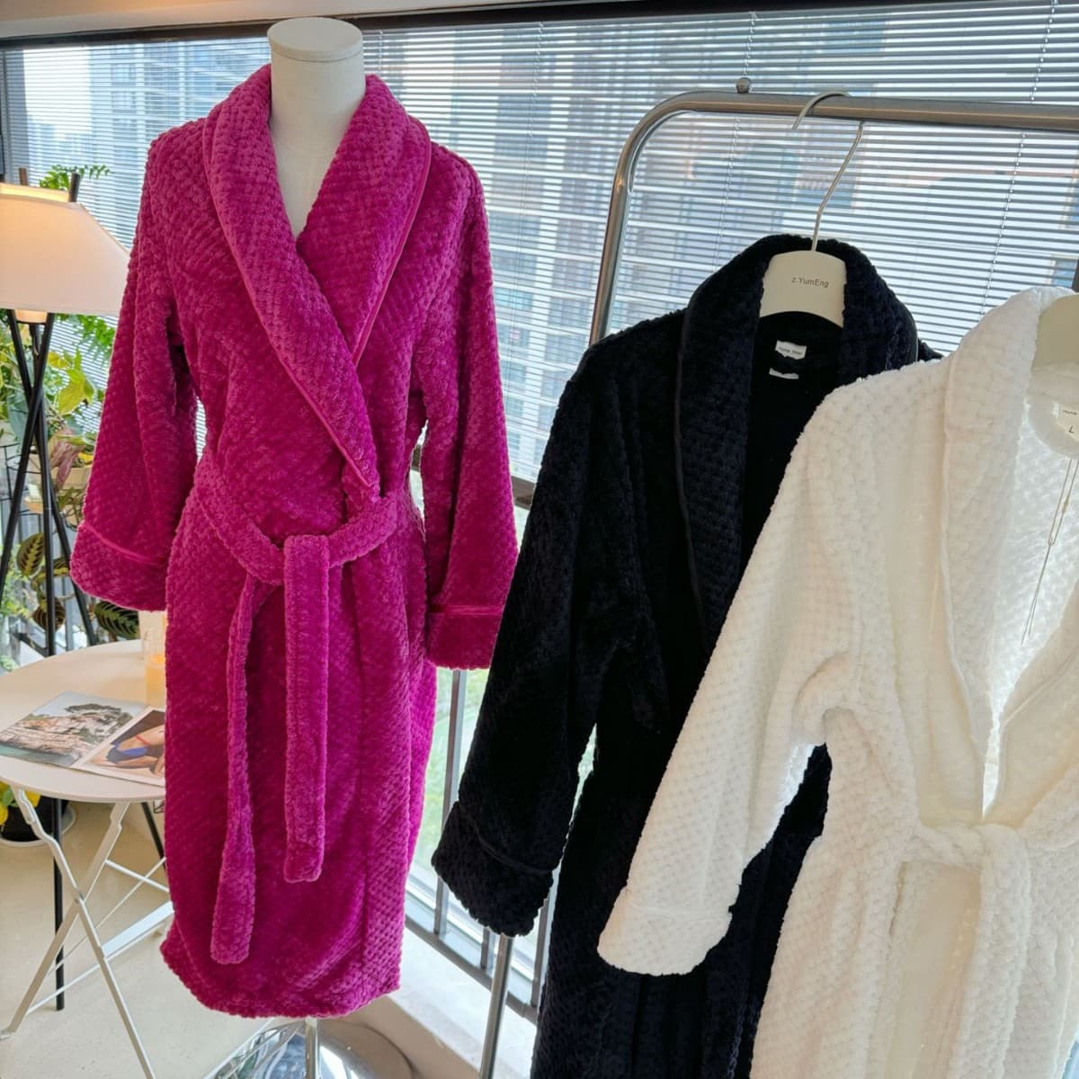 2025 Autumn and Winter New Long Flannel Bathrobe Couple Style Warm Fleece Thickened Sleepwear Home Wear for Men and Women