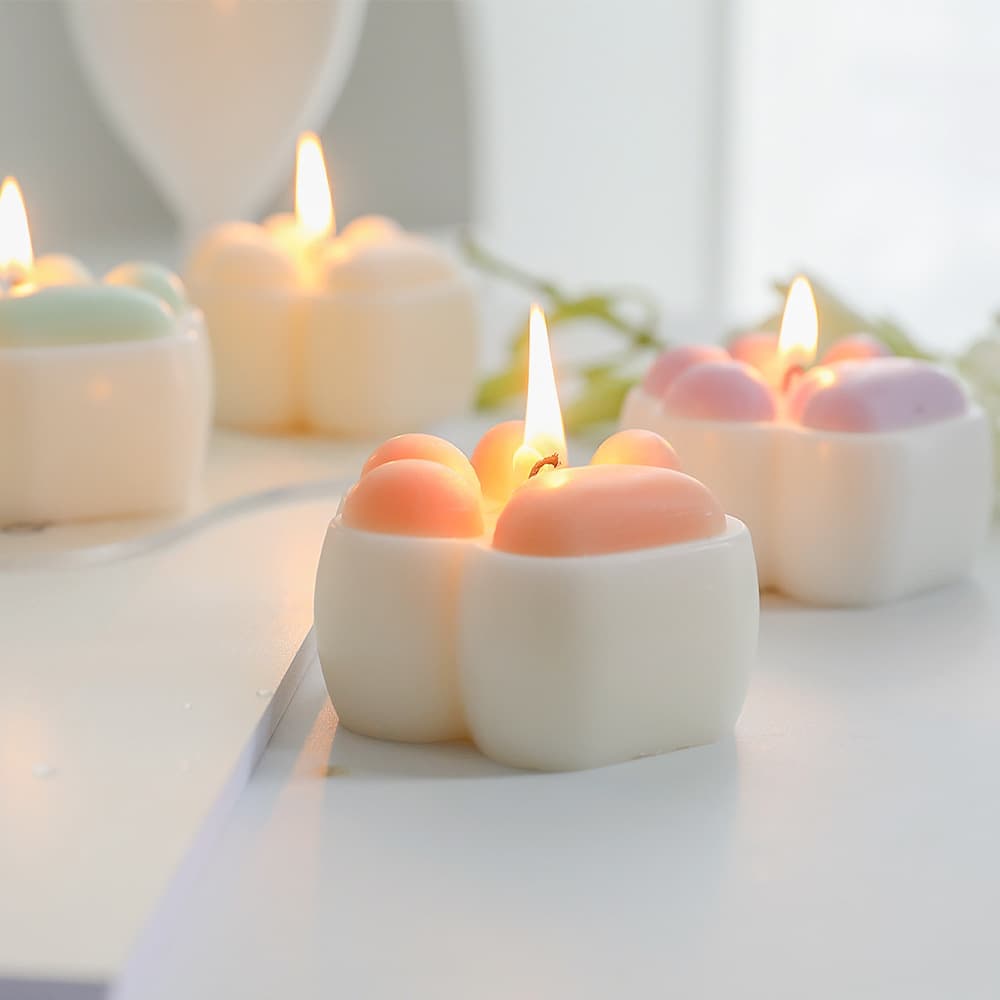 Cross-border aromatherapy candle, birthday gift shaped candle, creative souvenir, home decoration scented candle, kitten paw candle