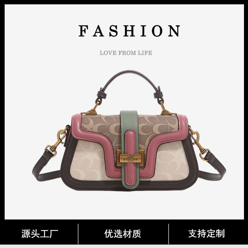 Hong Kong Niche Designer Bag for Women 2026 New Retro Print Crossbody Bag Versatile Stylish Small Square Bag Wide Strap Single