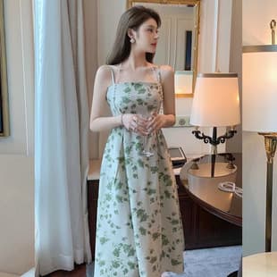 Green Floral Print Spaghetti Strap Dress, Women's Summer 2025 New French Niche Designer High-End Petite Dress