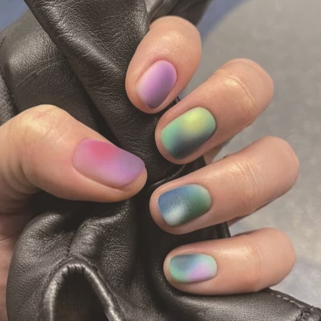 Cross-border Europe and America matte gradient press on nails dopamine smudge aurora short style press on nails