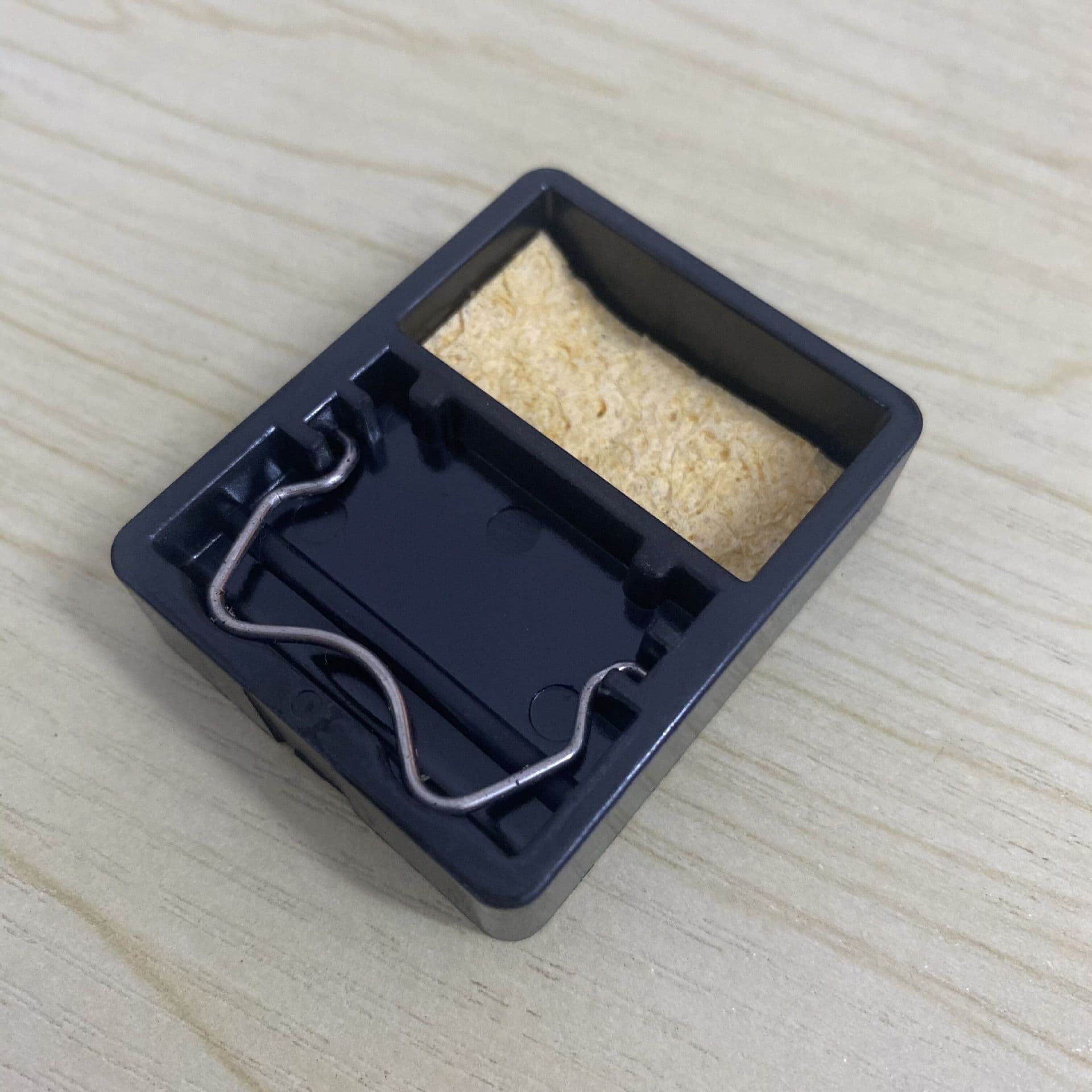 936 Soldering Station Handle Mini Soldering Iron Stand Simple Single Slot Metal Soldering Iron Sponge Wood Stand Repair Tool
