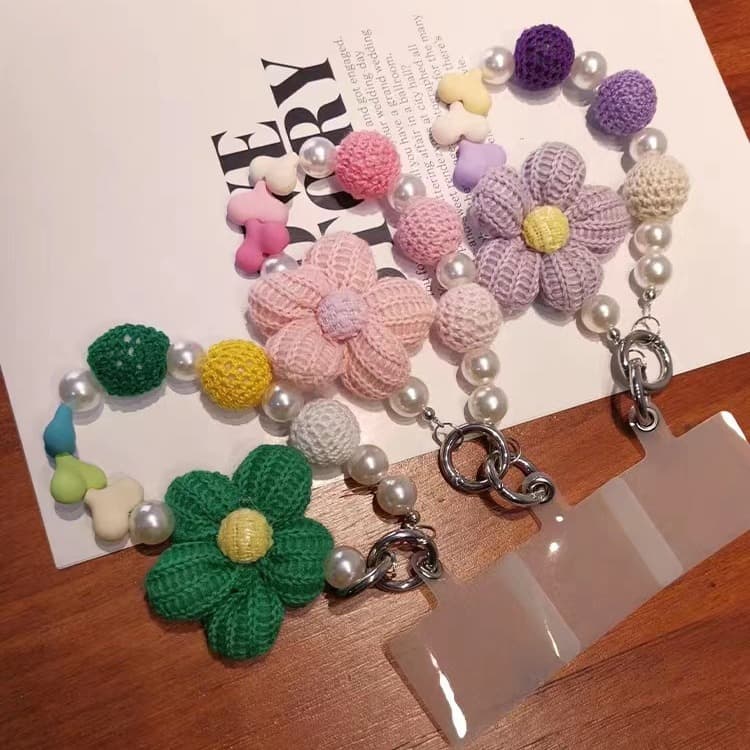 Short handmade woolen flower love wrapped beads pendant ins fashion internet celebrity mobile phone lanyard portable chain sling