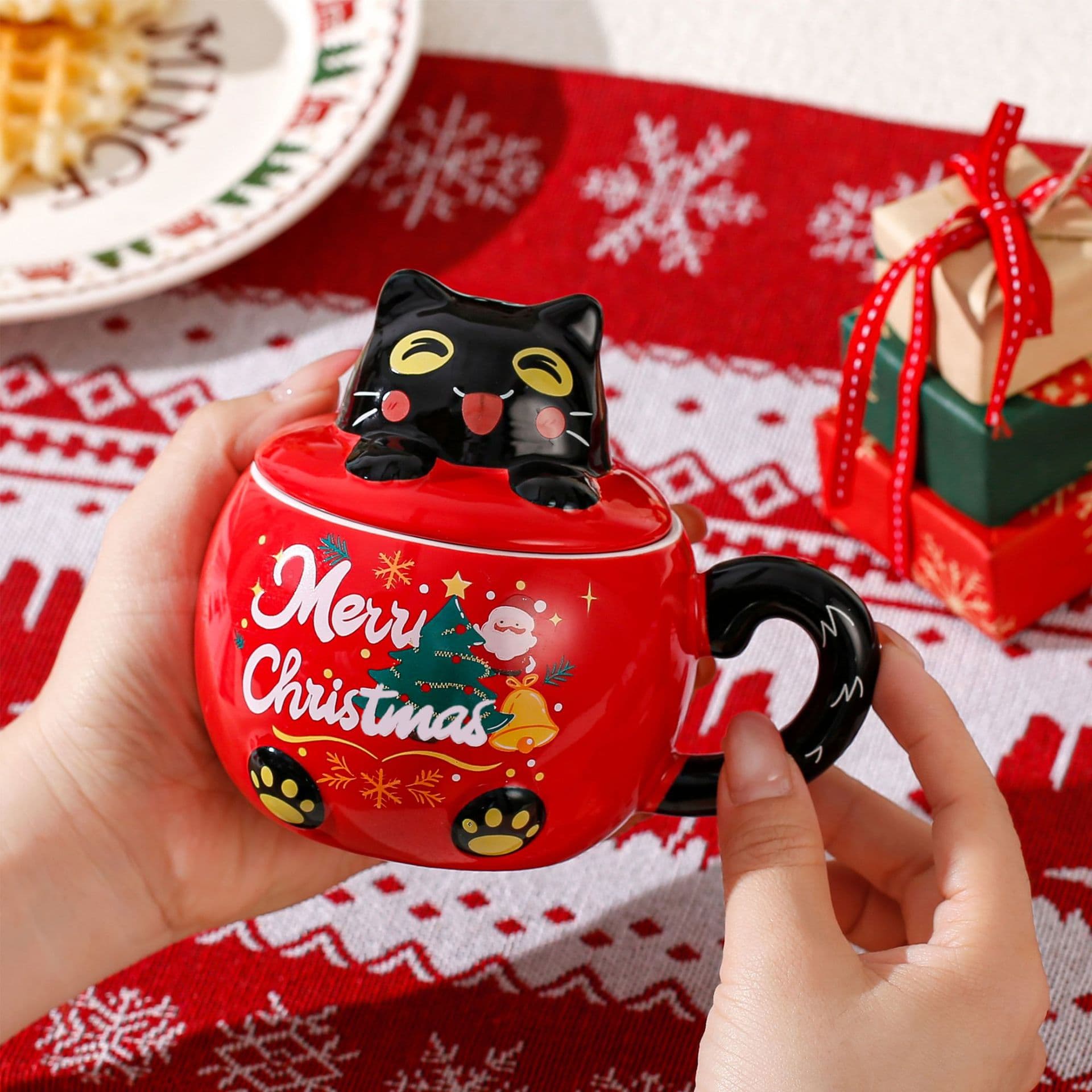 Factory Direct Cute Creative Christmas Mug with Lid Couple Water Drinking Ceramic Cup Office Mug Souvenir Gift