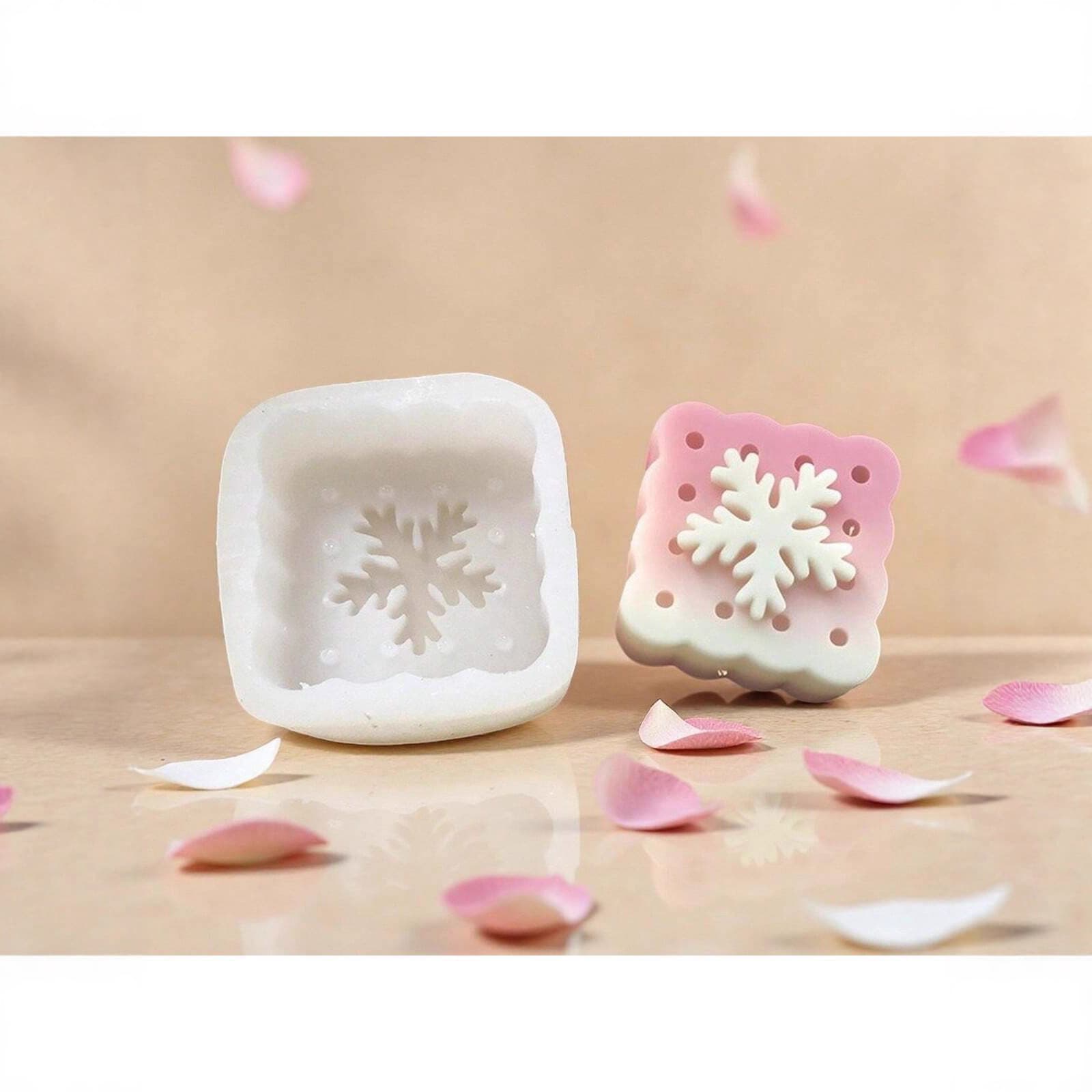 Snowflake Scented Candle Silicone Mold DIY Christmas Snowflake Handmade Soap Plaster Baking Decoration Ornament Mold