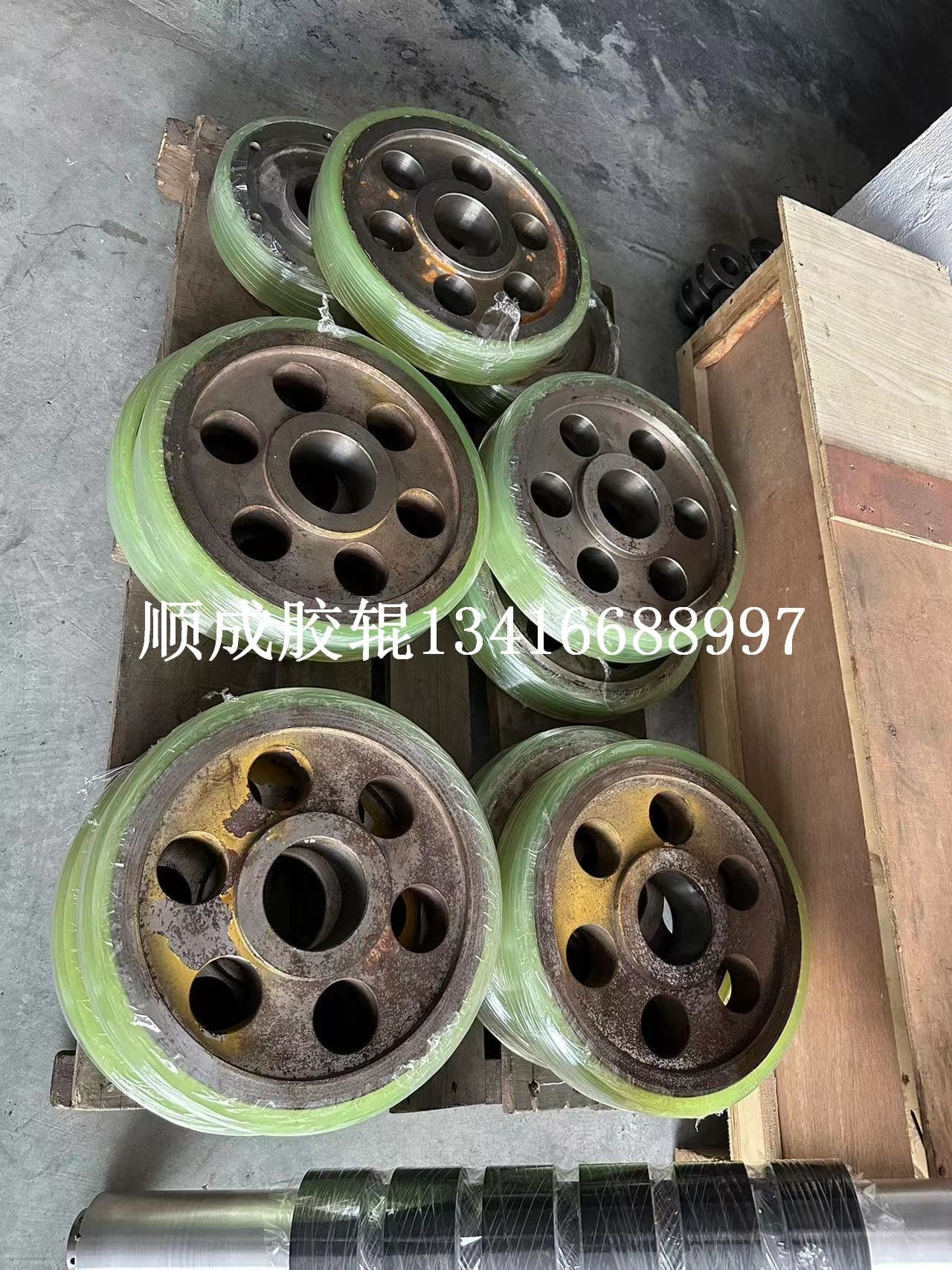 Polyurethane rubber roller coating, PU coated wheels, polyurethane coated rollers, industrial rubber rollers.