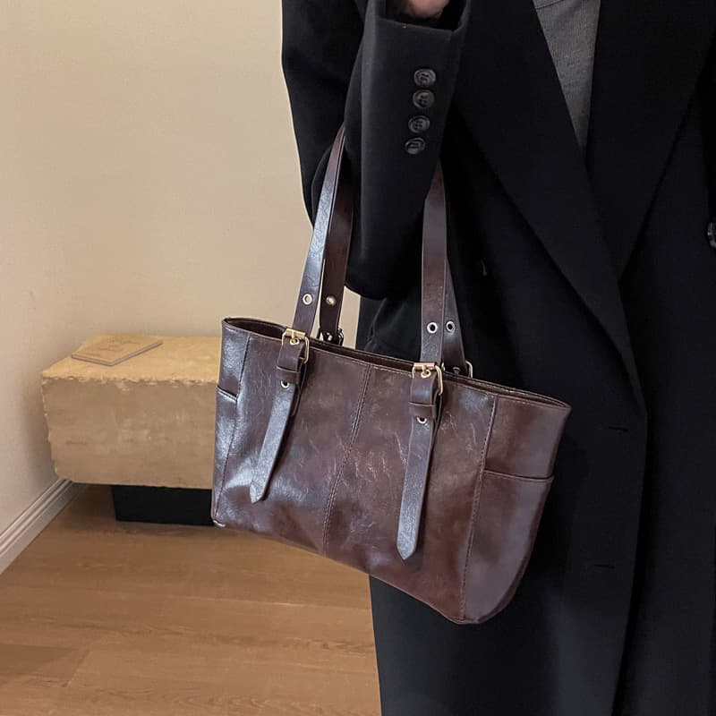 High-end large-capacity bag niche versatile commuter bag women's 2024 new trendy texture portable tote bag large bag