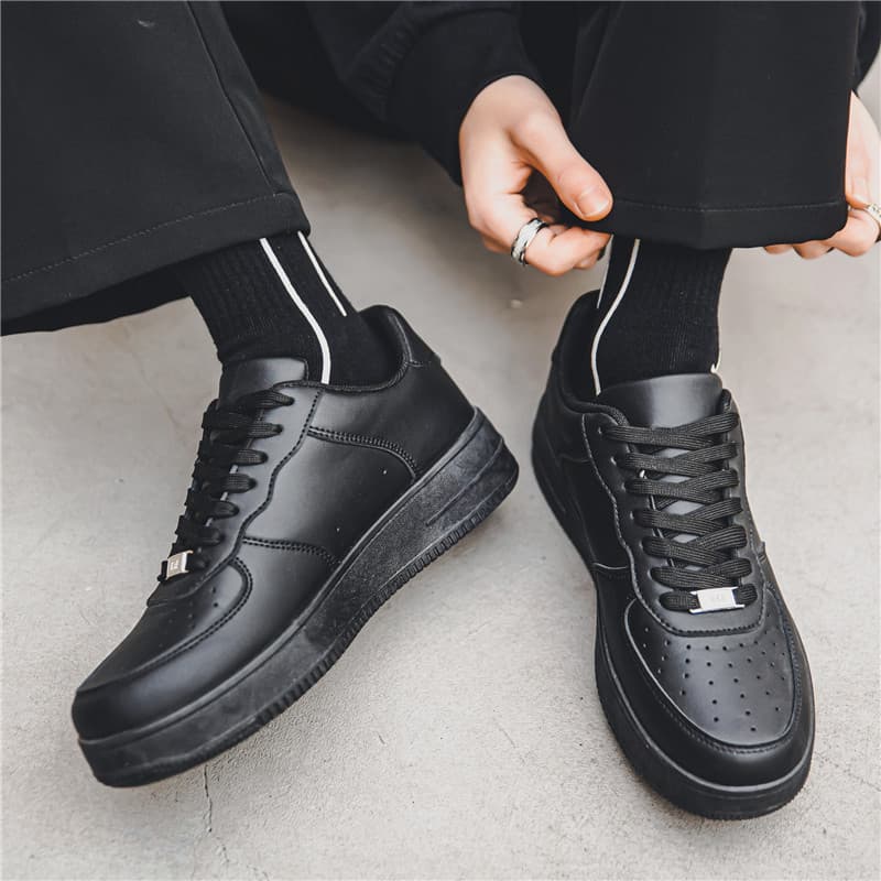 2026 Spring Men's New White Shoes Trendy Versatile Casual Board Shoes Chef Non-Slip Shoes Pure Black Shoes