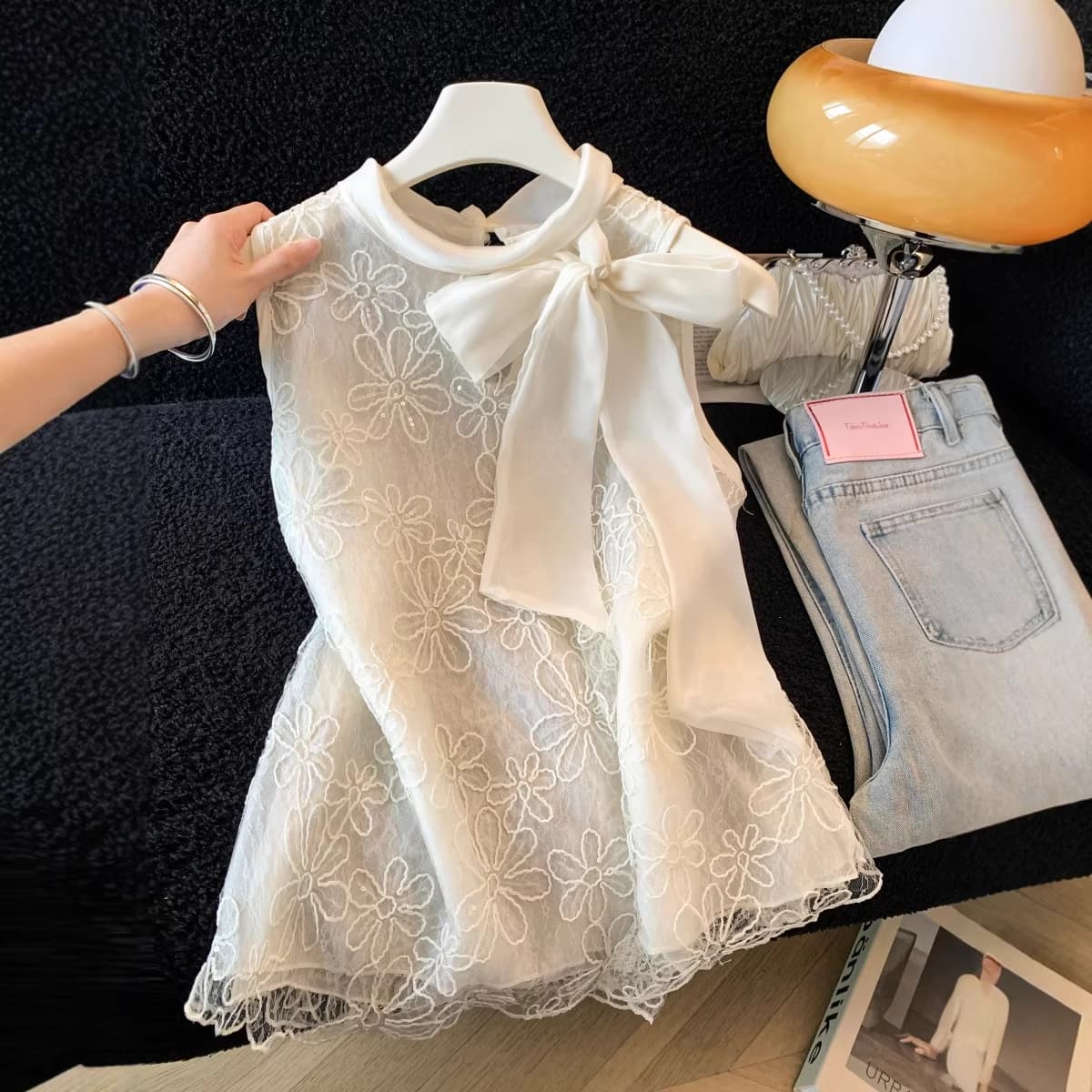 Real Shot Gentle Style Bowknot Sleeveless Lace Top Women Summer New Embroidery Blouse Elegant White Mesh Shirt