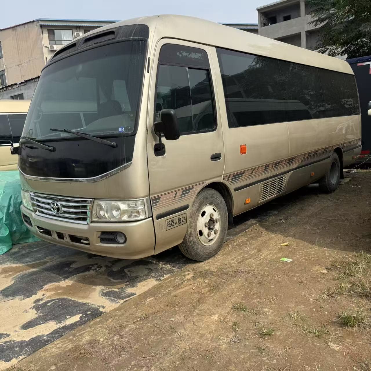 Cross-border Africa Premium Used Refurbished 13-23 Seats Addable Seats Toyota Coaster Business Minibus