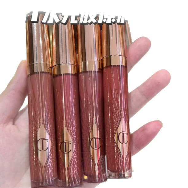Best-selling CT-style collagen lip gloss for plumping and smoothing lip lines, factory stock available for wholesale, export cosmetics for Europe, America, and the Middle East