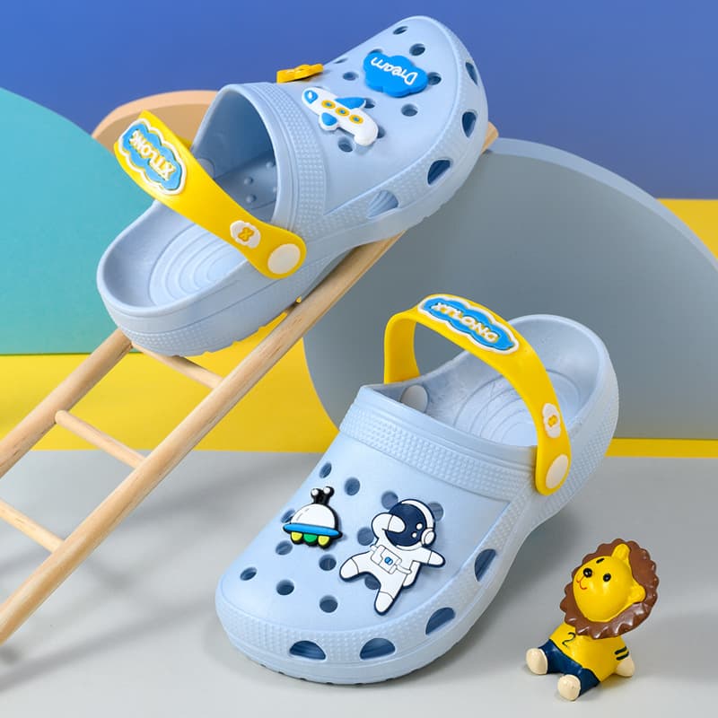 Children's Slippers Boys Closed-Toe Cute Cartoon Soft Bottom Clog Sandals Anti-Slip Toddler Summer Shoes for Girls and Boys
