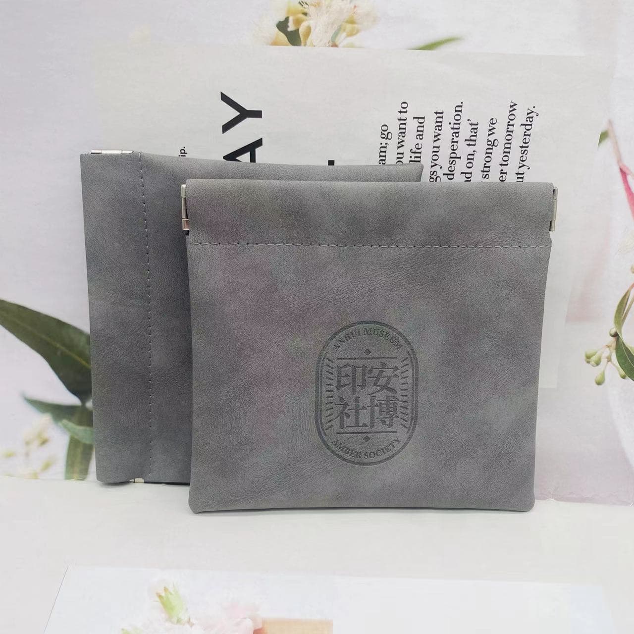 Grey sheepskin automatic drawstring pouch for lipsticks, earphones, and data cables; creative handmade packaging bag.