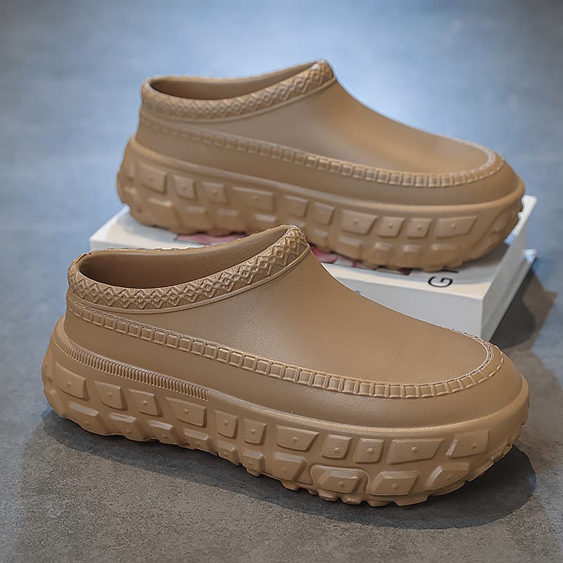 2025 New Men's Closed-Toe Sandals Summer Tire Sole Couple Chef Shoes Non-Slip Thick Sole Waterproof Oil-Proof Slippers