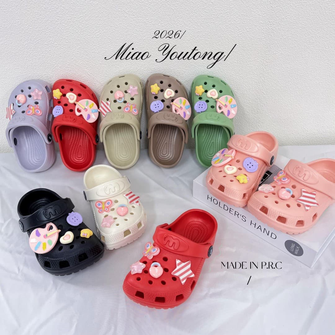 Classic Children's Clogs Garden Shoes for Boys and Girls, Outdoor Beach Shoes, Closed-Toe, Non-Slip, Lightweight Baby Slippers, Cartoon Design