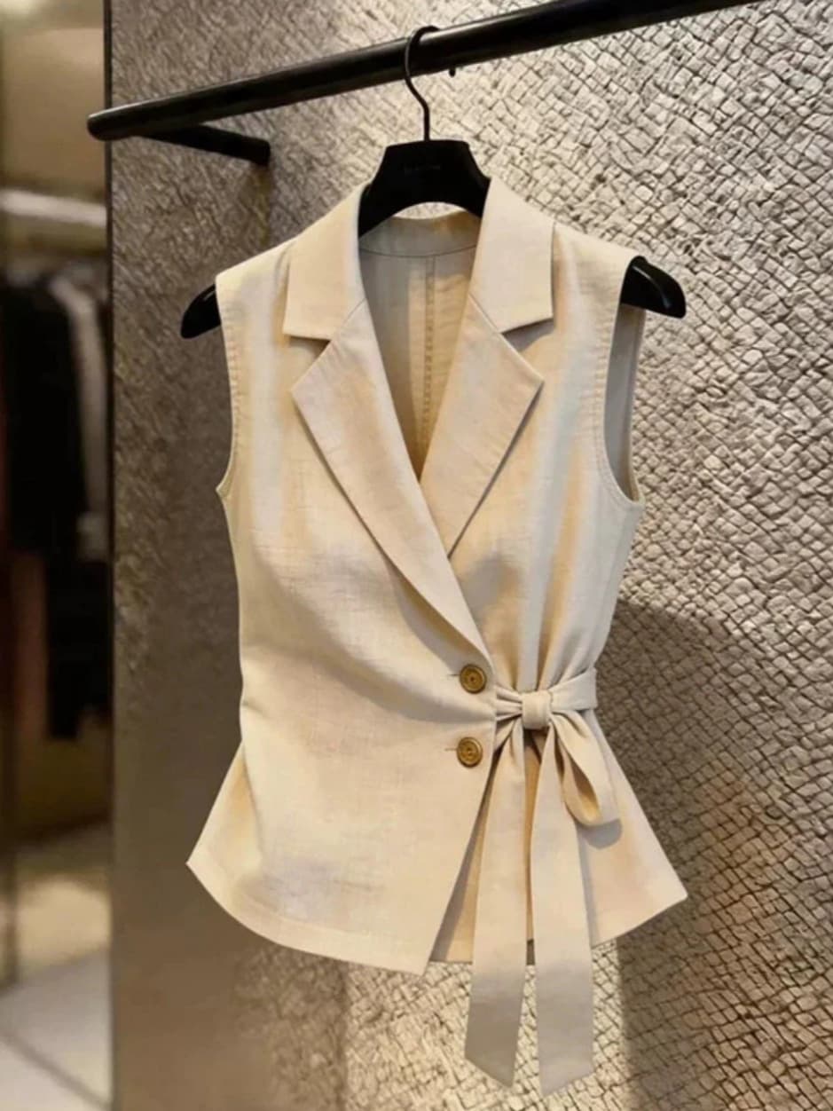 Women's Sleeveless Vest Top, Fashionable Design, Waist-Cinching, Slimming, Light Luxury Commute Blouse