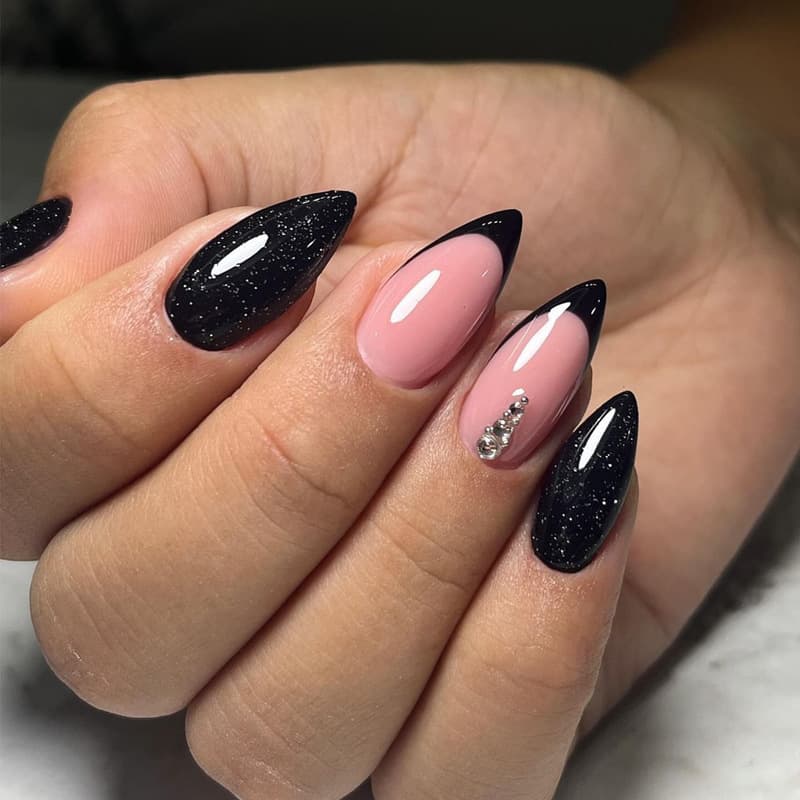 Hot-selling wearable nails in Europe and the United States French black edge contrasting color cross-border hot nail patch removable foreign trade fake nail patch