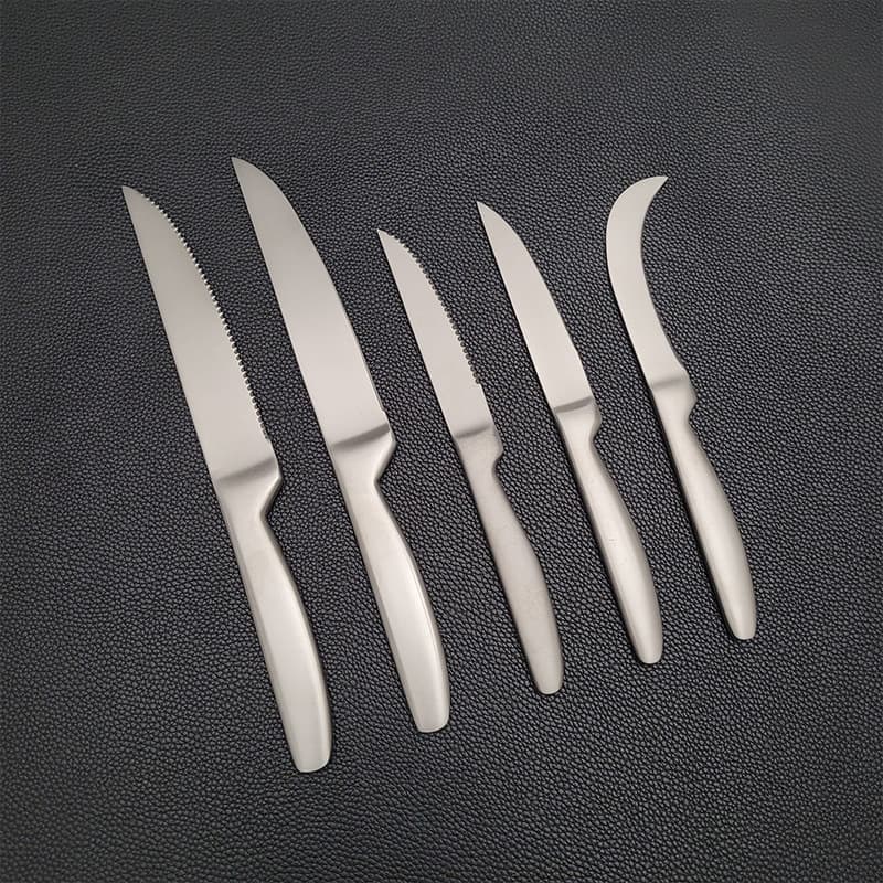 Stainless steel titanium-purified steak knife, Western restaurant and bakery cream spreader, hotel baking bread service knife