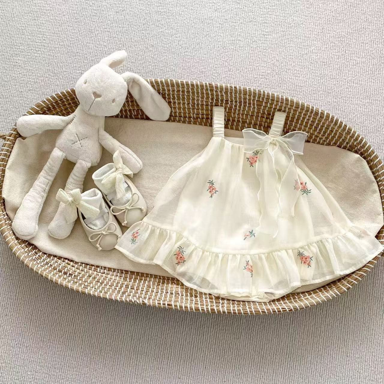 Female baby clothes, baby summer dress, one-piece bag, skirt, super cute princess one-year-old sling, summer thin section, summer