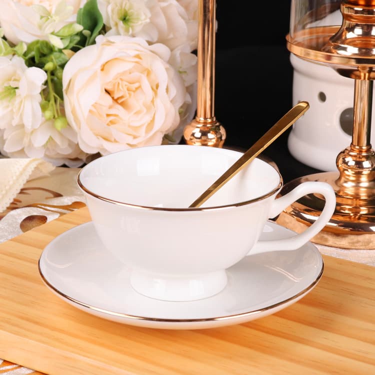 Café Classic New Bone China Gold Leaf Coffee Cups and Saucers, European-Style Gold-Rimmed Coffee Cup and Saucer Set, English Afternoon Tea Cups