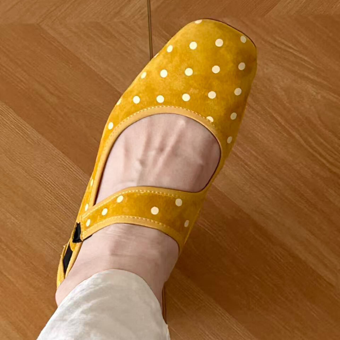 Personal Collection~ Retro Summer New Style Square-Toe Polka Dot Mary Jane Ballet Flats for Women with a Single Strap and Shallow Opening