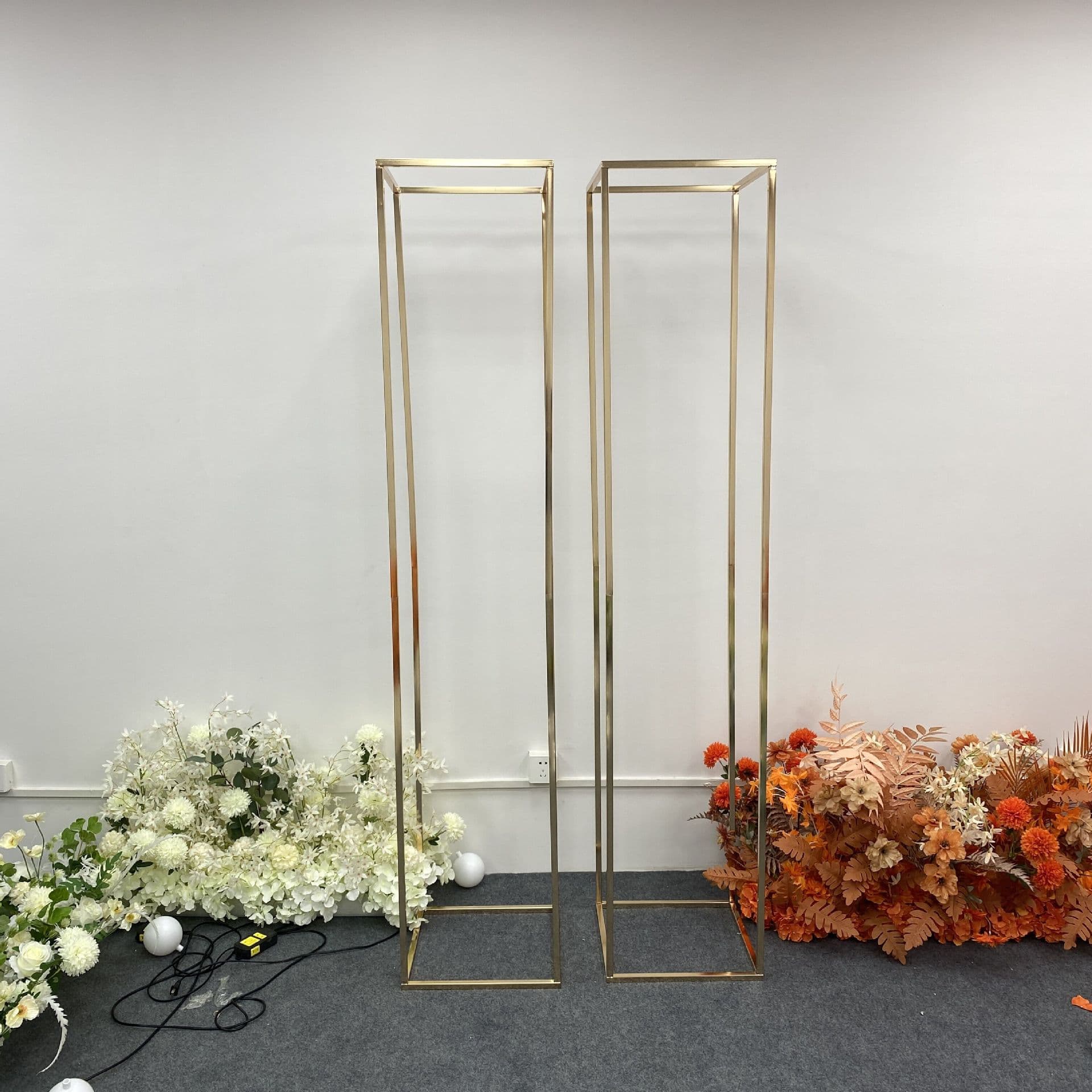 Wedding props large golden square frame wrought iron shelf cuboid flower stand screen ornaments layout geometric road guide