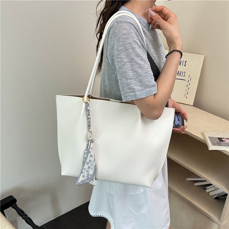 Cross-border 2026 new women's bag solid color fashionable mother-in-law bag commuting large capacity European and American style portable shoulder bag