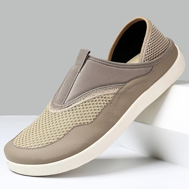 Wholesale New Men's Summer Shoes One-Pull-On Hollow Mesh Upper Lightweight Comfortable Wide Toe Casual Slip-On Loafers