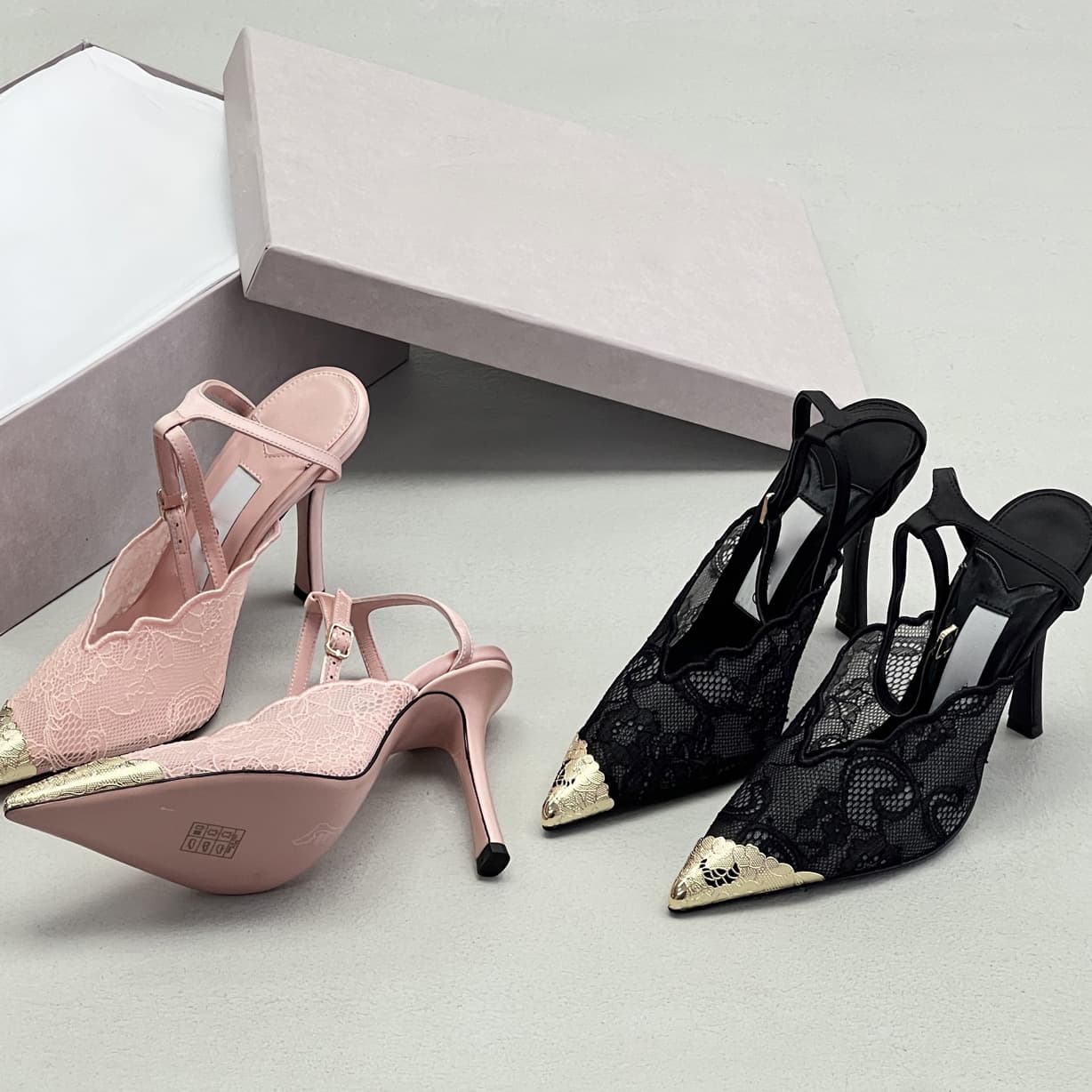 2026 Spring/Summer New Lace Pointed Toe Ankle Strap High Heels Women's Sexy Shallow Mouth Thin Heel Closed Toe Sandals