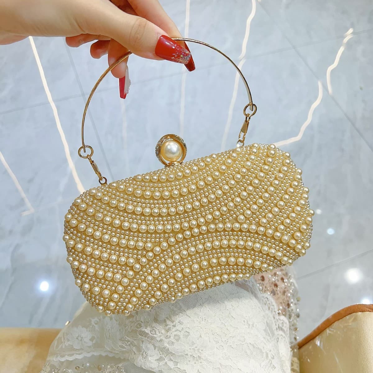 Factory Direct Simple Women's Handheld Pearl Evening Bag for Banquets and Parties with Buckle and Portable Handle