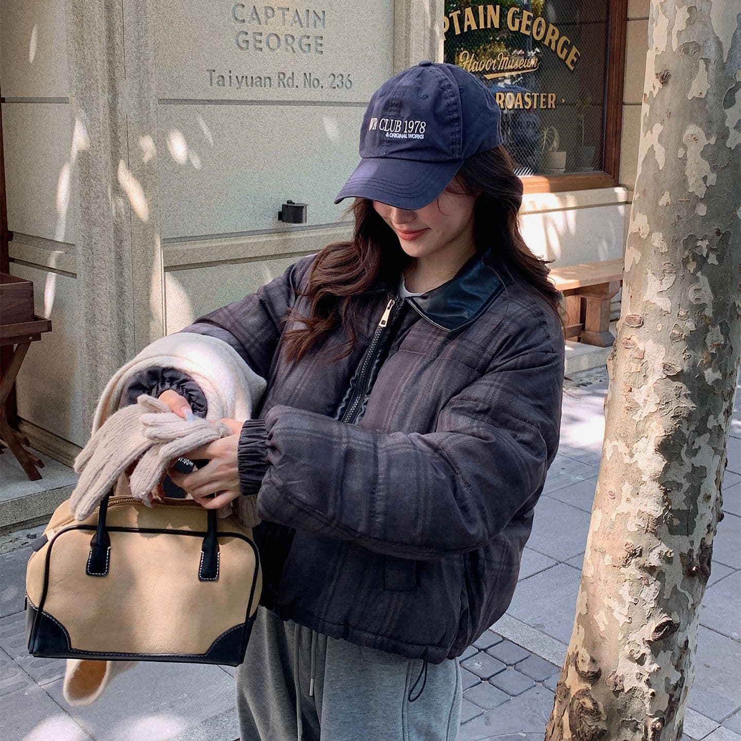 Korean-style loose stand-collar plaid padded jacket for women, winter short warm bread coat for petite figures