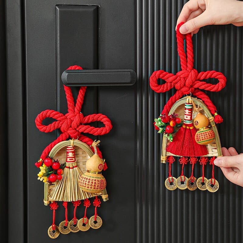 The joy of moving into the home, the door handle, the four-character knot, the gourd broom pendant, the new home scene decoration, the house decoration supplies