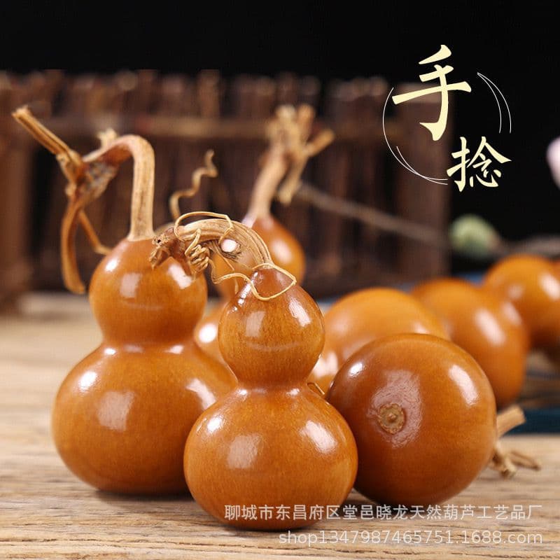 Manufacturer wholesale gourd hand-twist playing cultural play small gourds, old gourd stall ornaments hanging pieces premium gourds.