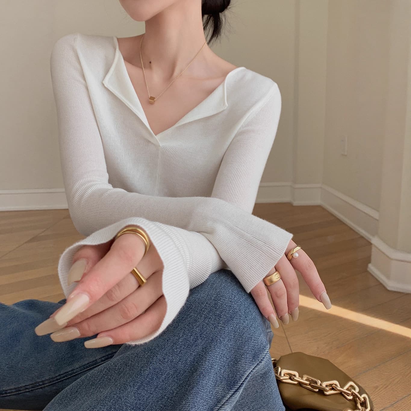 JWUNIQUE White Design Long-Sleeve Knit Sweater for Women Fall 2025 Casual Versatile Base Layer Top