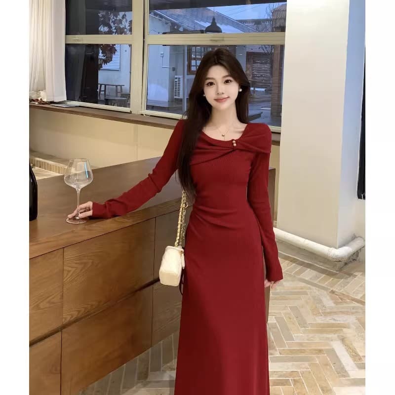 New Year's New Year's jersey red knitted dress for women autumn and winter 2026 new style temperament waist slimming hip long skirt