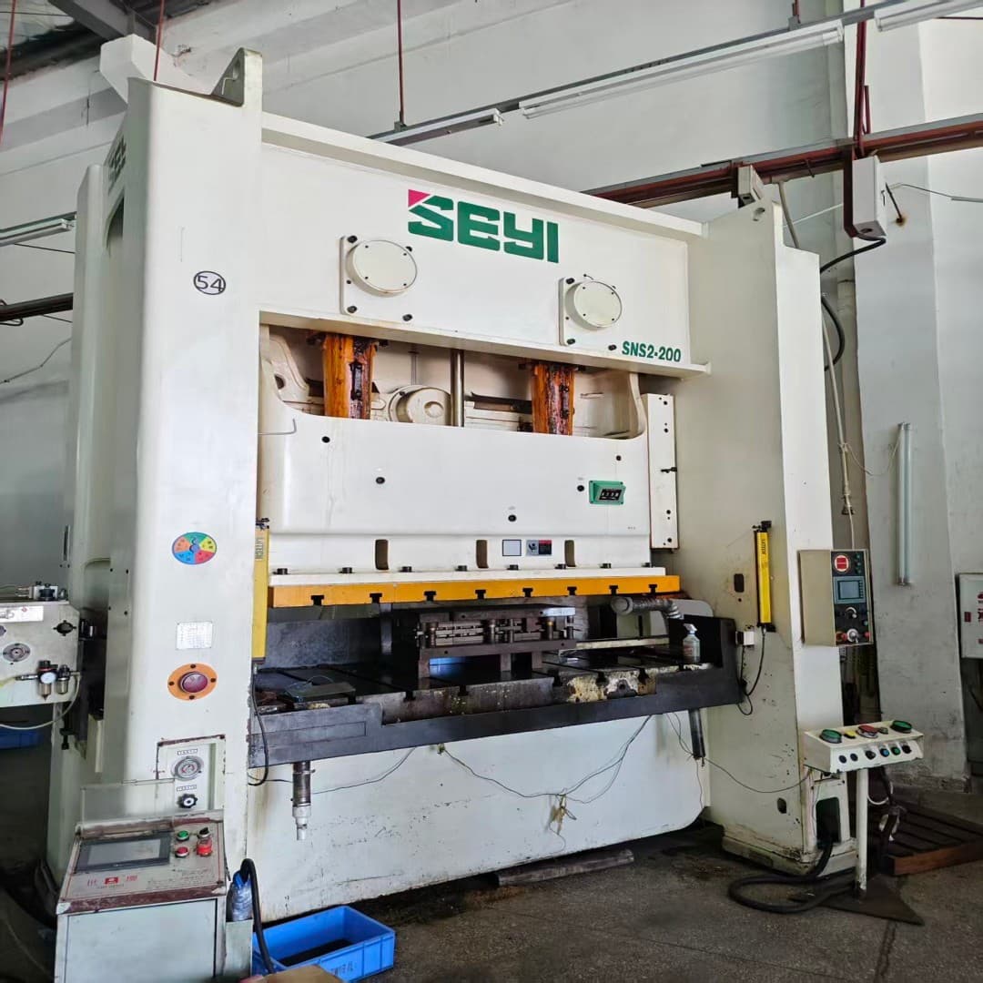 Selling Xieyi punch press model SNS2-200 at a low price