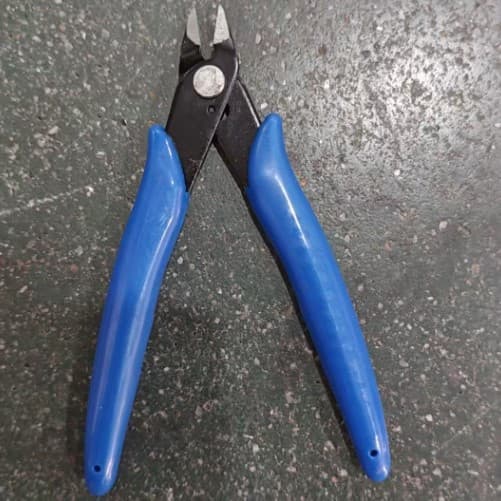 Water mouth pliers, oblique mouth electronic scissors, bonsai injection molded steel wire, sharp high hardness, special model scissors for electronics factory
