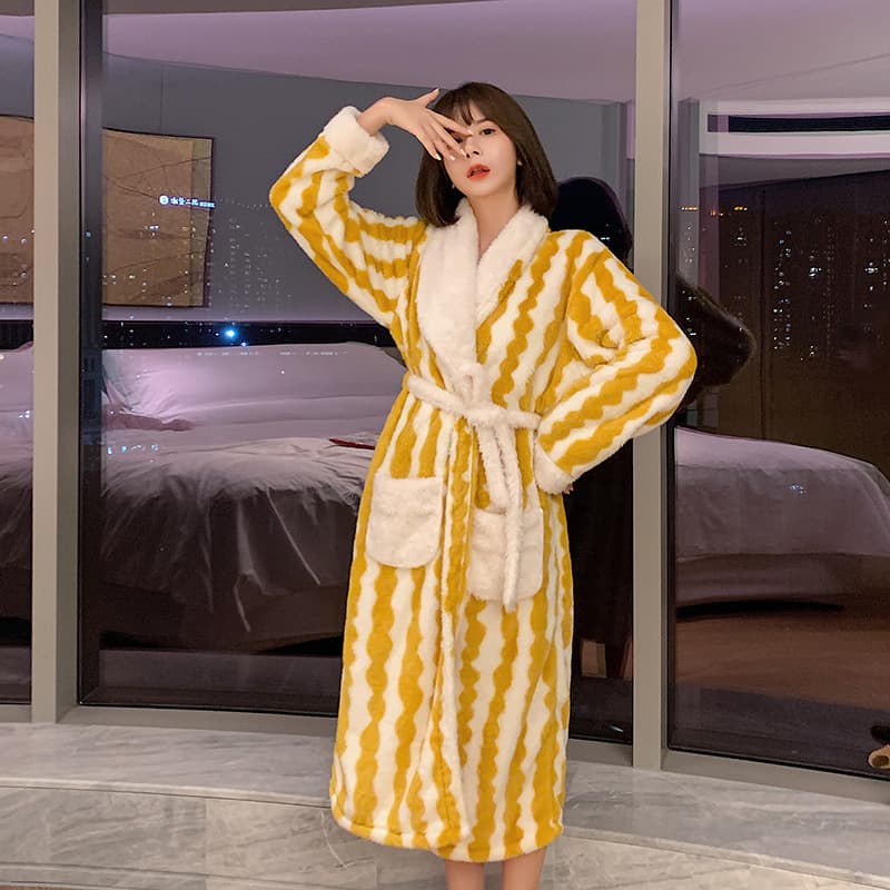 Women's Winter Bathrobe, Cute Fleece-Lined Padded Warm Coral Fleece Pajamas, Solid Color Flannel Long Nightgown