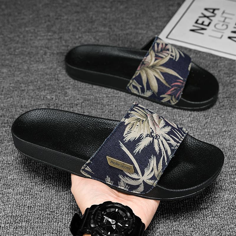 Trendy Slippers for Men 2026 Summer Indoor Home Flip Flops Men's Outdoor Anti-Slip Soft Sole Beach Sandals