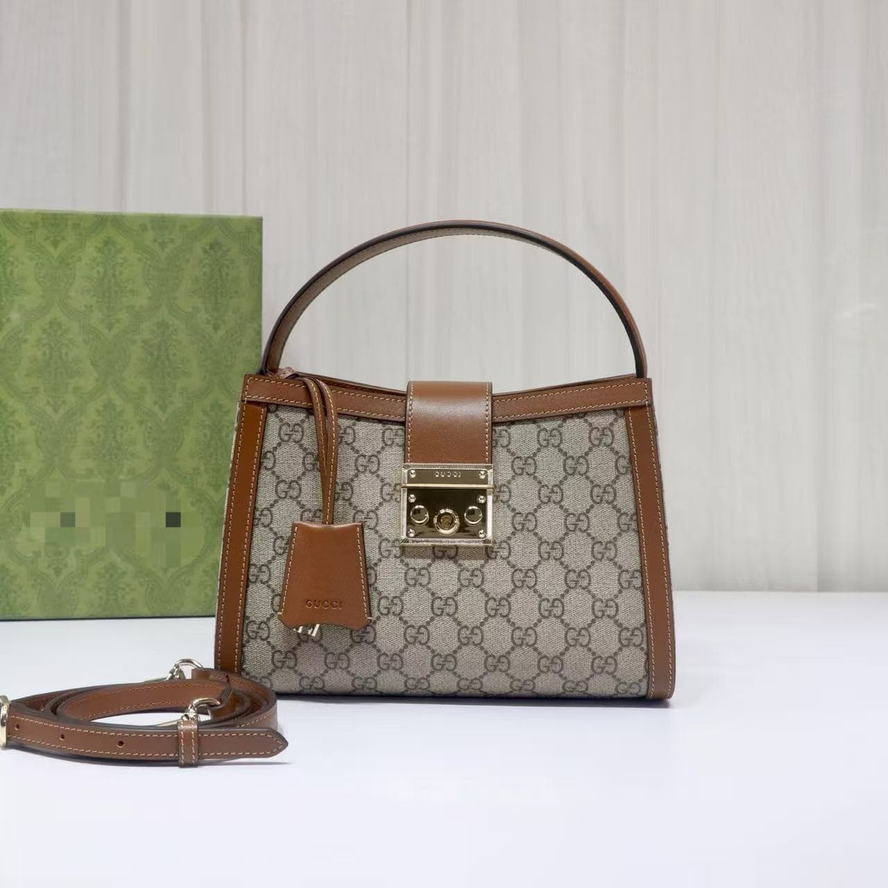 2025 New Gucci Shoulder Crossbody Bag Padlock Series Medium Tote Women's Bag Underarm Bag Versatile