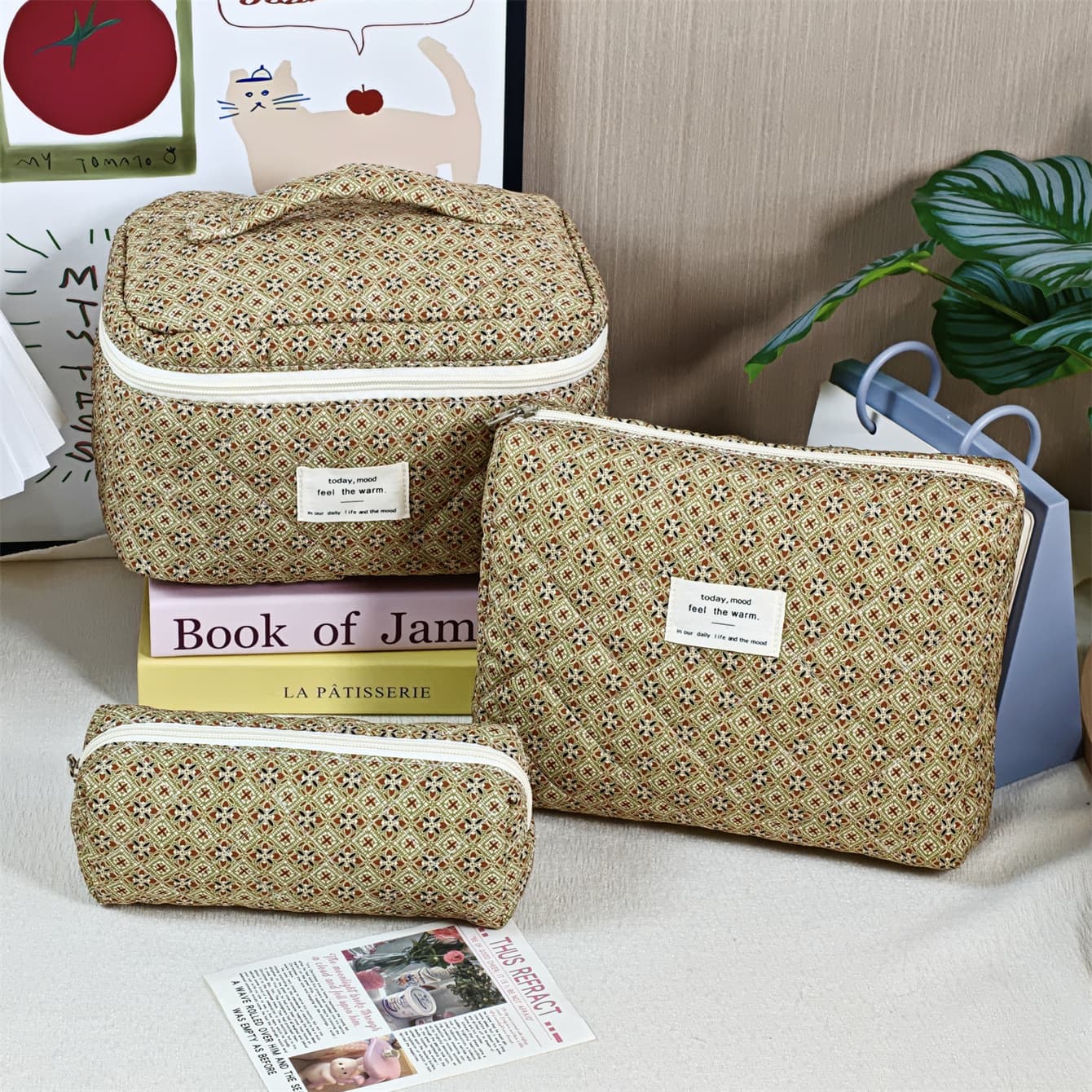 In Stock Floral Quilted Standing Cosmetic Bag Large Capacity Portable Travel Makeup Organizer Vintage Cotton Canvas Handbag