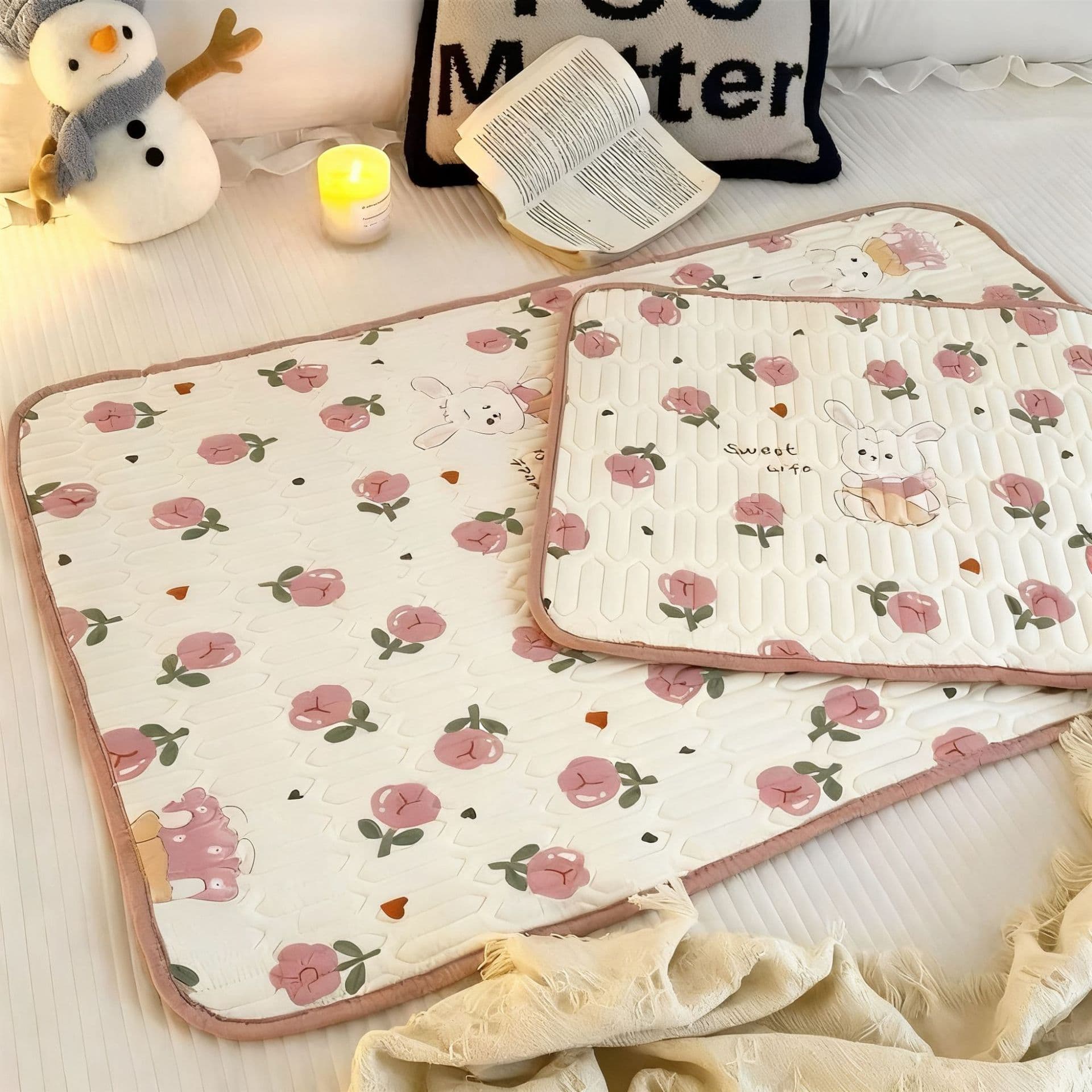 Wholesale extra-large baby changing pads for women during menstruation, waterproof and breathable mattresses for female students and dormitories