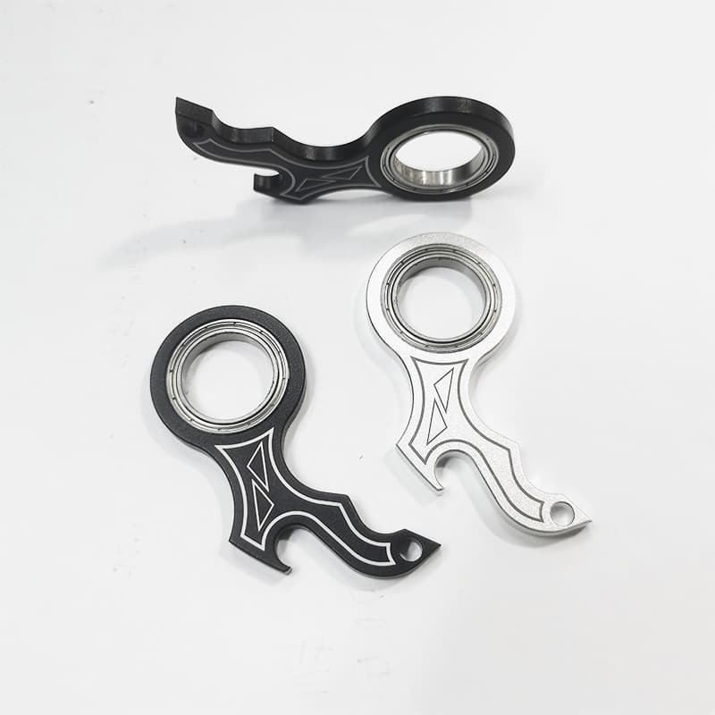 New keychain aluminum alloy rotating keychain, can open beer bottles and packages, multifunctional EDC keychain