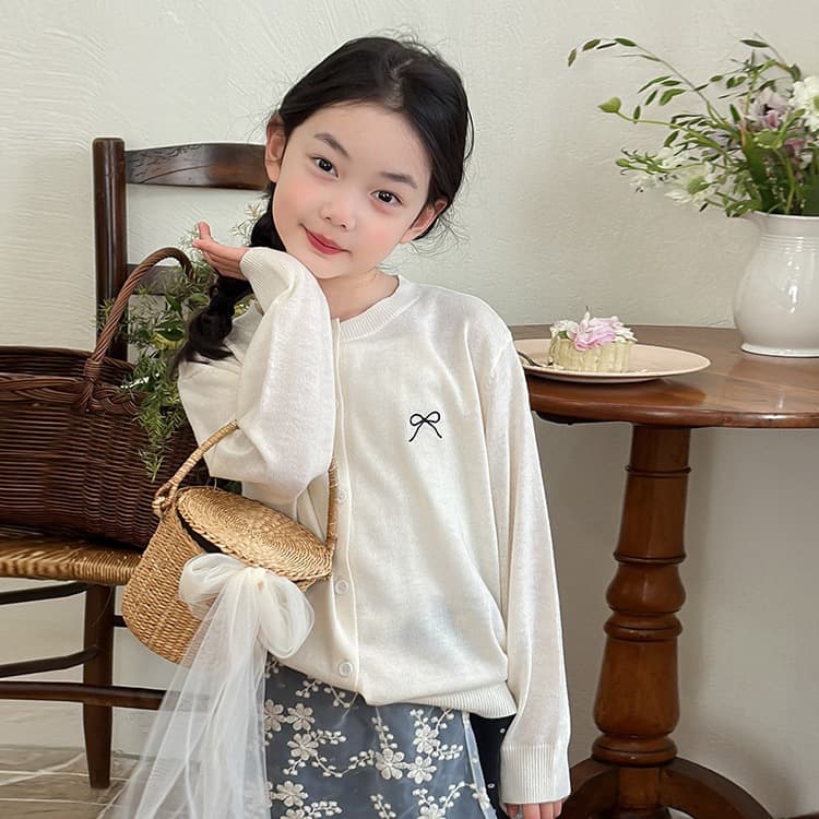 Girls Spring Autumn Thin Soft Knitted Cardigan, Korean Style, Chic, Cute, Versatile Knitted Cardigan Top for Toddlers and Children