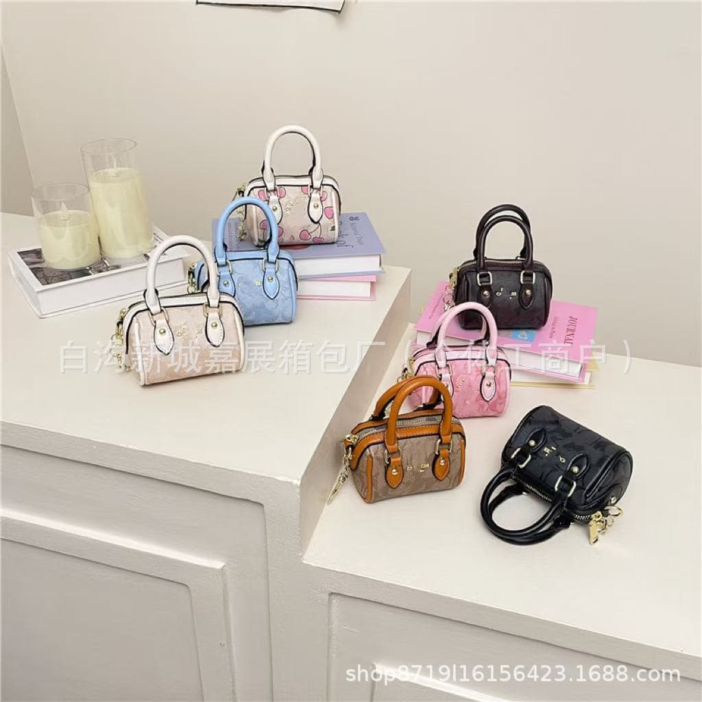Fashion Letter Mini Handbag for Women, Trendy 2025 New PU Texture Personality Small Square Bag
