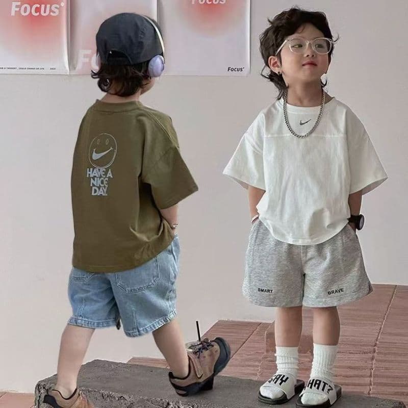 Boys' Summer Clothing 2026 New Thin T-Shirt Stylish Streetwear Baby Outfit Smiley Face Trendy Short-Sleeve for Toddlers and Kids